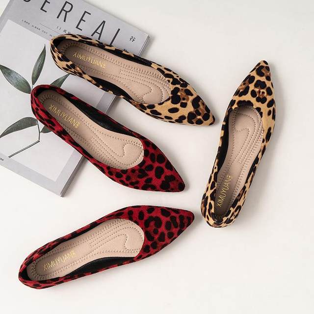 2025 new European and American pointed-toe leopard print single shoes shallow mouth flat shoes 41 42 large size women's shoes
