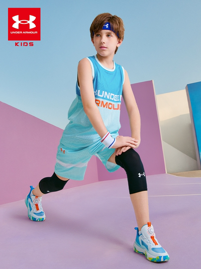 Short Garçon Under Armour, Taille 4, Neuf Avec étiquettes