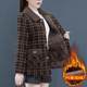 Add velvet thickened warm jacket 2024 Winter new middle -aged and elderly mothers pretend to be a lady's foreign gas short plaid jacket