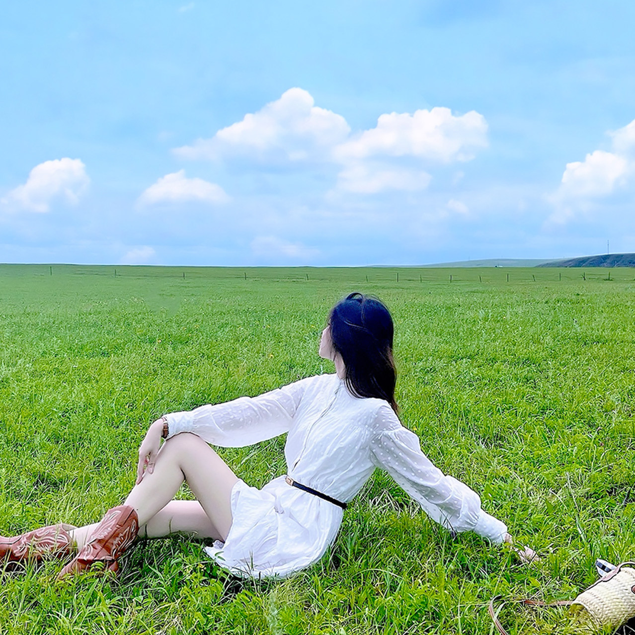 呼和浩特出发 辉腾锡勒草原+黄花沟+乌兰哈达火山2天1晚跟团游