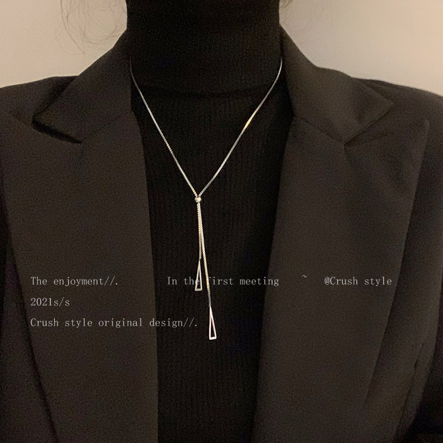 Titanium steel pendant necklace for women long high-end and luxurious niche accessories turtleneck atmospheric autumn and winter men's sweater chain