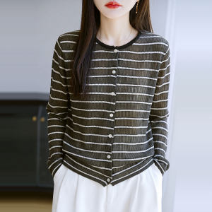 圆领开衫外套女秋季薄款时尚条纹针织衫百搭洋气显瘦短款外搭毛衣