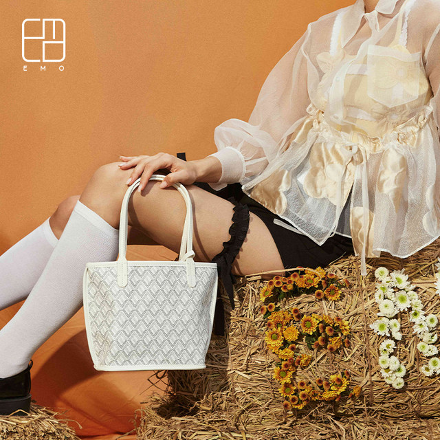 EMO Tote Bag Women's Large Capacity Vegetable Basket Bag Commuting Texture Niche Shoulder Bag Light Luxury Portable Dog Tooth Bag
