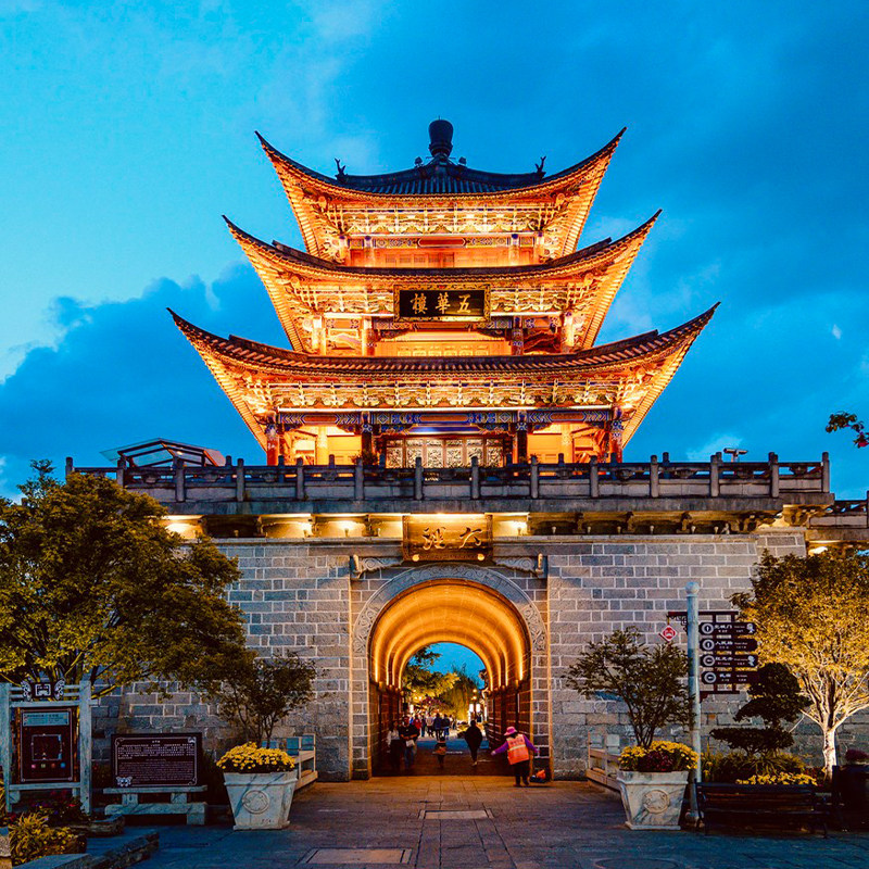 8人拼小团 云南丽江泸沽湖大理7天6晚蓝月谷小普陀理想邦喜洲古镇