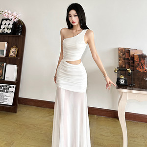 
WEIRD PUSS Beautiful and elegant slanted shoulders and waistless pleated dress for women Slim-fitting slit mesh long skirt trendy