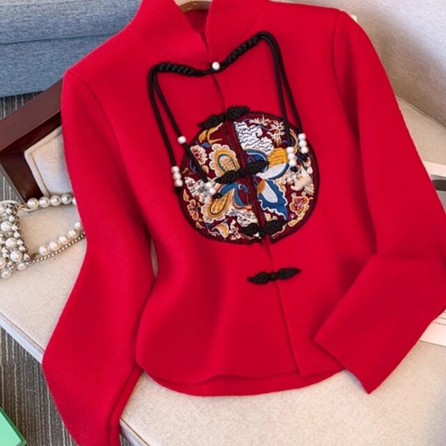 Large size new Chinese national wind embroidered sweater sweater 2025 spring new high -end red top outer jacket female