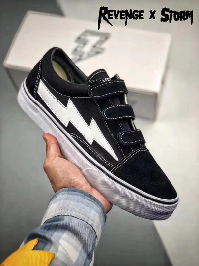 Sepatu Kanvas Revenge x Storm Edisi Amerika
