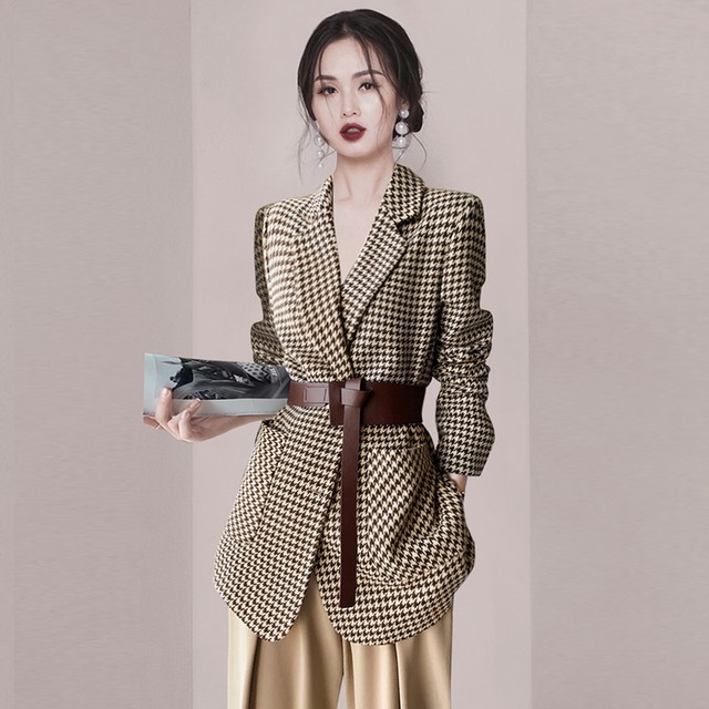 Slim fit plaid short blazer for women 2025 autumn new versatile tops for women's spring and autumn woolen coat
