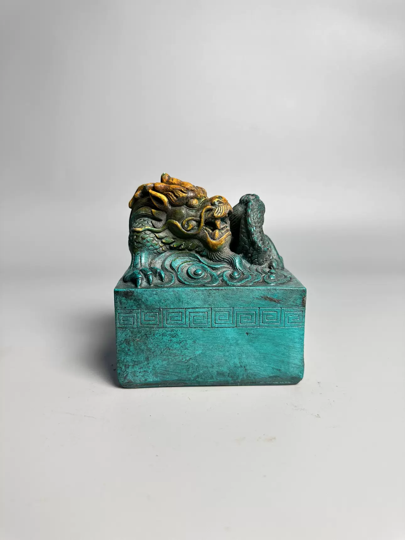 旧藏 古董品 鶏血石 龍戲珠 玉璽 印章 文房置物 重1410g 古玩古董收藏青金石印章高档青金石描金大龙戏珠玉玺