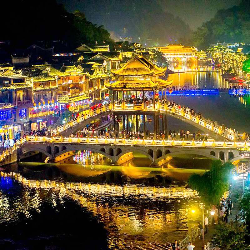 含机票 湖南长沙张家界旅游凤凰古城天门山芙蓉镇6天5晚跟团游