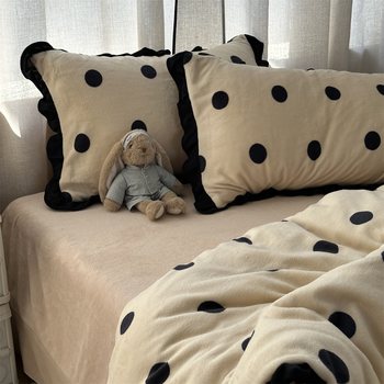 
No cotton | Polka-dot lace milk velvet four-piece fitted sheet set