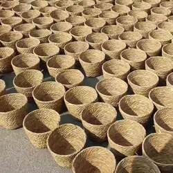 Rustic Straw Woven Roasted Chestnut Hug Bucket, Teddy Bear Flower Pot, Dried Flower Ornament, Decorative Flower Pot, Woven Flower Basket