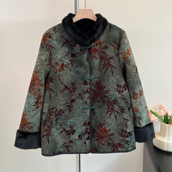 
Winter fur coat and fleece clothes for the elderly