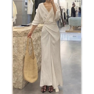
Slightly fat, fashionable, light luxury, slimming long skirt, new French style, gentle style, waist slimming, V-neck short-sleeved dress