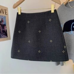 Fat Girl Looks Slimmer in a Small-Sized Dark Gray Woolen Skirt, 2026 High-Waisted A-Line Snowflake Bodycon Short Skirt for Women
