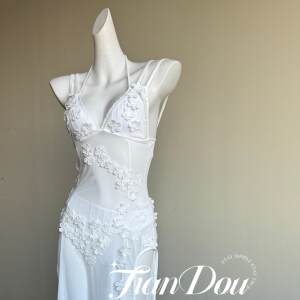 [Dedicated to Alice] Pure sexy super industry embroidered flower hot spring vacation three-dimensional swimsuit bikini women