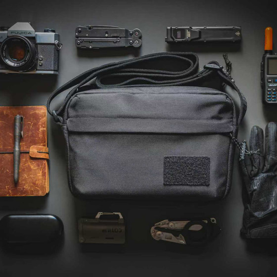 MAUHOSO Men's Shoulder Bag Outdoor Casual Convenient Crossbody Bag Commuting Backpack Nylon Small Shoulder Bag