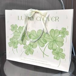 New Style Four-Leaf Clover White Card Gift Bag, High Aesthetic Value, Creative Gift for Students, Large Capacity Storage Tote Bag
