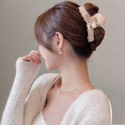 2026 Plush Hair Clip Korean Style Updo Hair Claw Autumn and Winter Hair Accessories Cartoon Plush Claw Clip Shark Clip Hair Ornament