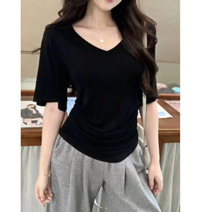 
Short-sleeved waist-hugging T-shirt for women with swing sleeves fat mm large size women's clothing with flesh-covering black slim fit and slim V-neck short top for women summer