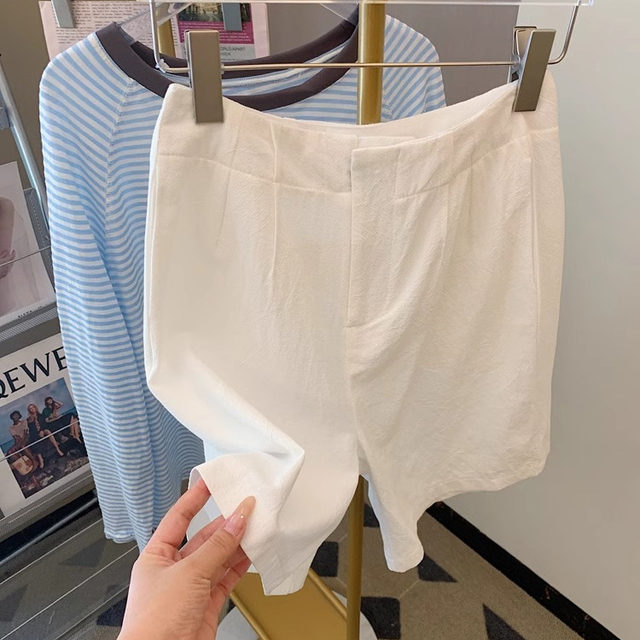 White cotton and linen suit shorts for women in summer thin high-end casual and versatile five-point pants A-line wide-leg pants ins