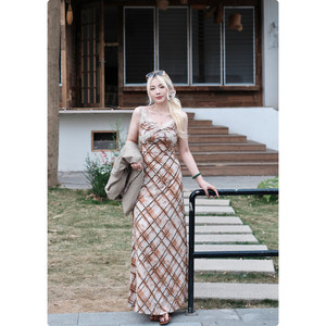 
Nuomizi [Sunset Jingwei] Plaid suspender dress women's French slim A-line long skirt vest dress