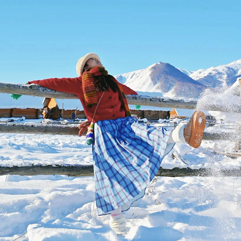 东北私家小团漠河北极村大兴安岭旅游4天3晚滑雪驯鹿白桦林圣诞村