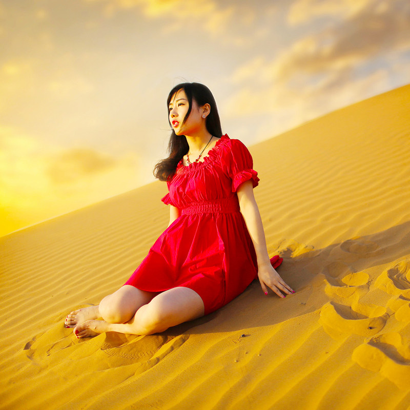 内蒙古呼和浩特旅游包车内蒙古辉腾锡勒响沙湾火山4天3晚私家团