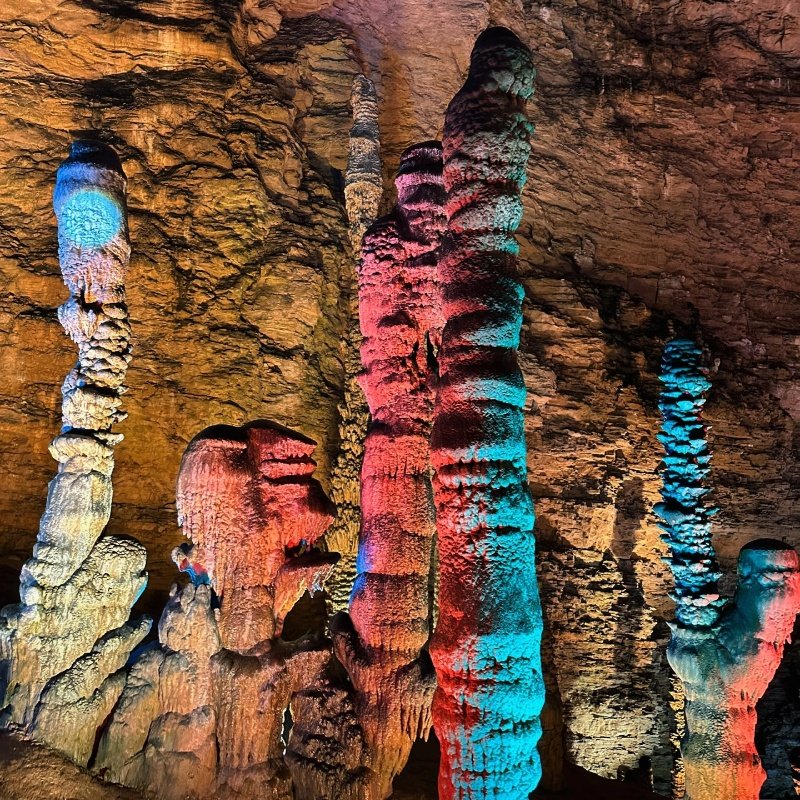 长沙出发汽车-张家界黄龙洞/魅力湘西演出/天门山-玻璃栈道2日游