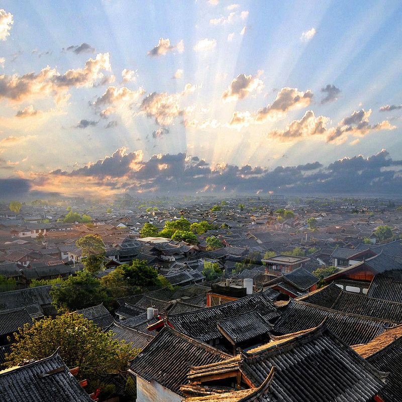 怒江大巴出发昆明7日自由行