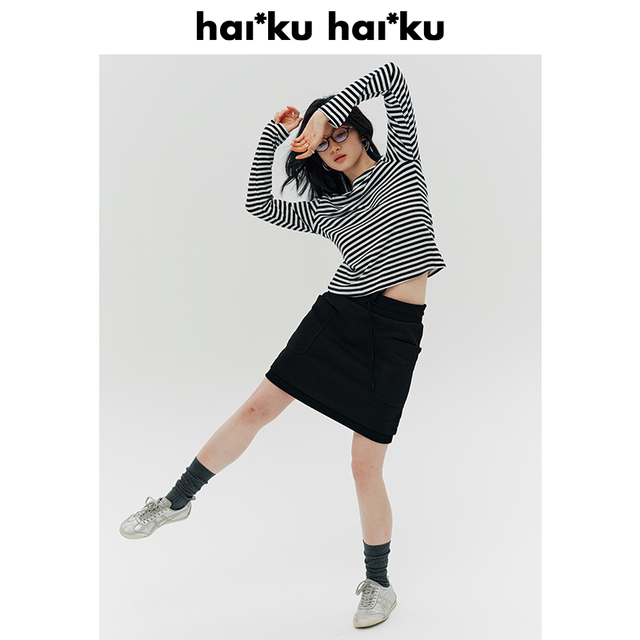 Haiku large outlined pocket Black drawing middle waist design half skirt women's sports wind sweater A -line skirt
