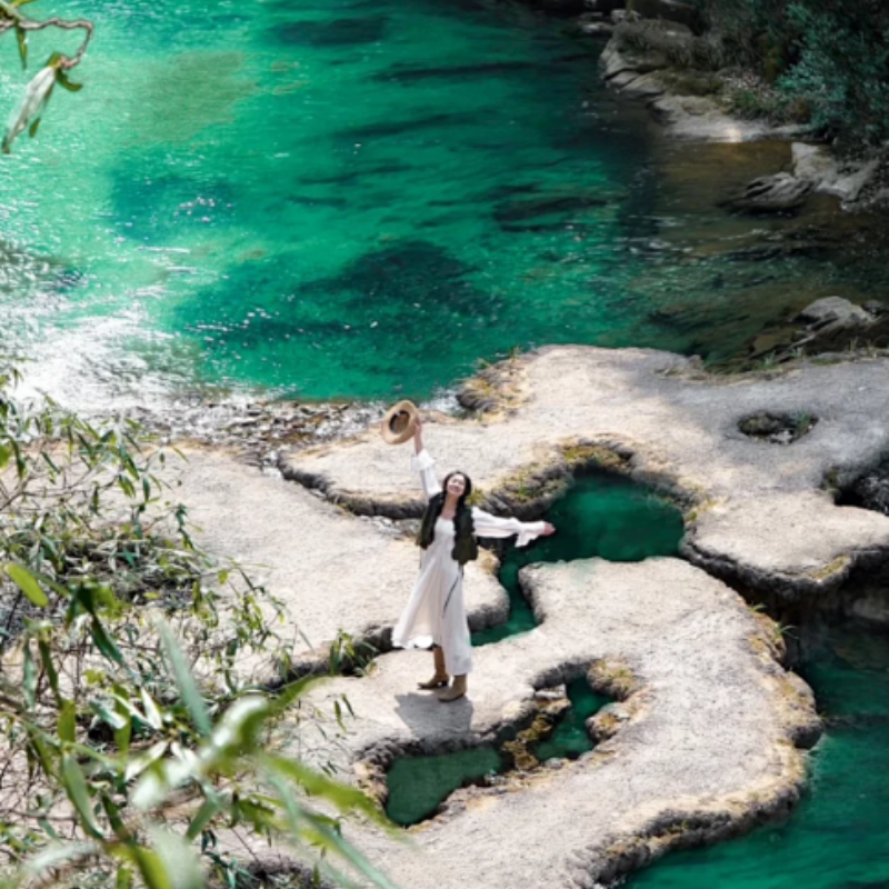 含机票+贵阳4日3晚黄果树瀑布荔波小七孔千户苗寨观光车住景区内
