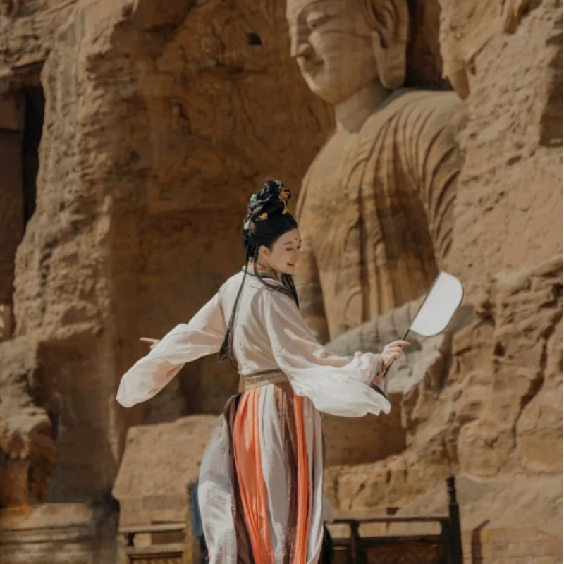 山西太原5天4晚专车自由行云冈石窟悬空寺平遥古城乔家大院住四钻