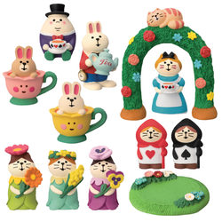 Cute Japanese Zakka Alice in the Flower Country Cat Playing Cards Mad Hatter Cartoon Desktop Healing Ornament