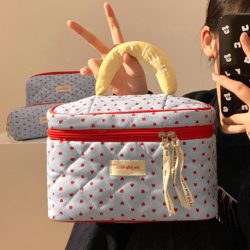 Cute Portable Blue Heart-Shaped Cosmetic Bag for Women, Large Capacity, Divided into Sections, Skincare Storage Bag, Travel Toiletry Bag