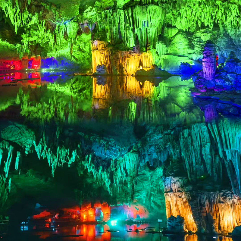 南宁出发-河池罗城棉花天坑玻璃栈道悬崖书店2日游/悬崖无边泳池