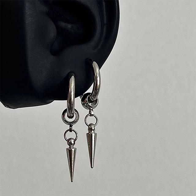 Rivet Titanium Steel Earrings Men's Niche Design Unique Earrings High-end Handsome Hip-Hop Earrings Unisex Earrings for Women