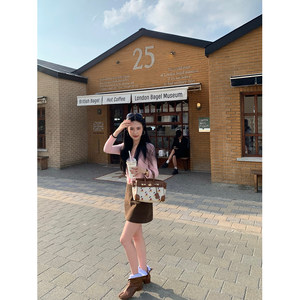 
isaro uu private collection skirt ~ retro brown suede skirt + shorts lining