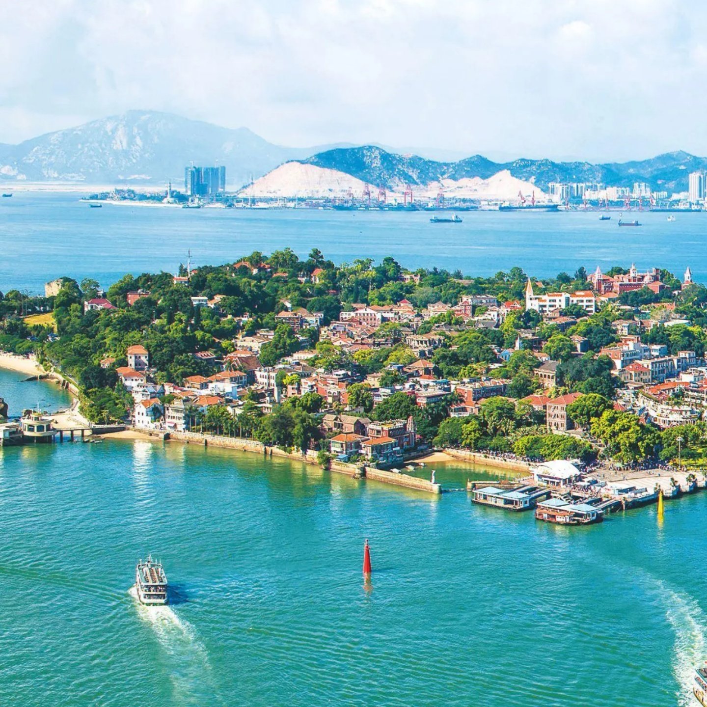 厦门鼓浪屿+环岛路+帆船出海+植物园+闽南传奇+云水谣土楼5日游