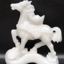 Natural Jade Horse Figurine, Bring Instant Wealth, Living Room Display, Wine Cabinet Decoration, Office High-End Home Decor