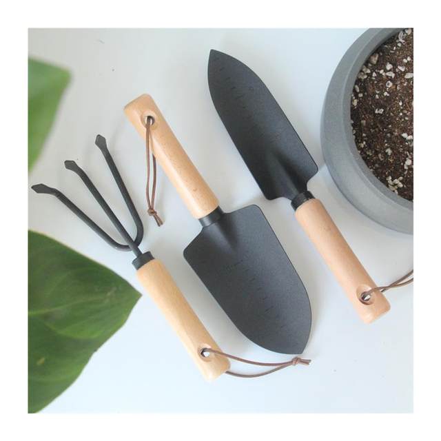 Japanese-style black shovel three-piece set of gardening tools turning ...