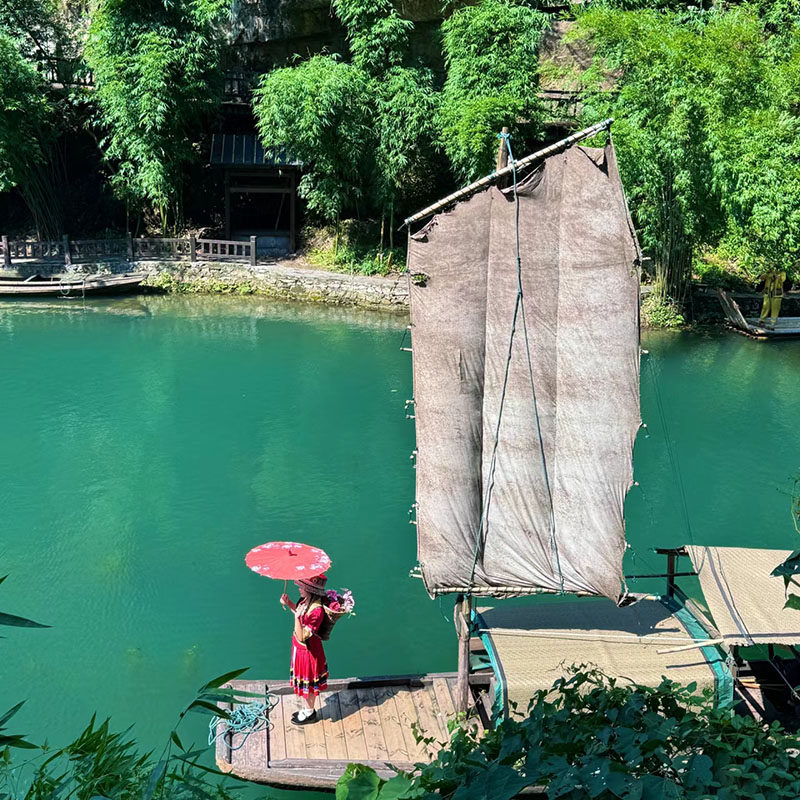 含机票 湖北旅游重庆三峡大坝白帝城清江恩施女儿城6天5晚跟团游