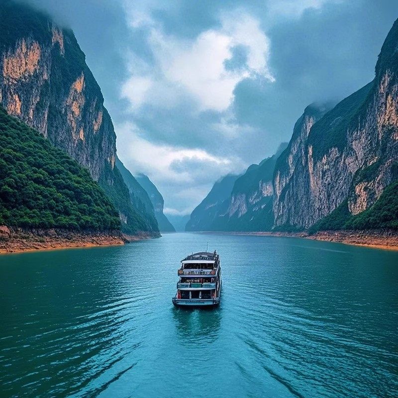 【含往返机票】重庆旅游5天4晚跟团游李子坝洪崖洞三桥仙女山小团