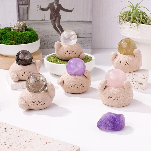 Natural crystal balls, small bean ornaments, office desktop, work, cute creative desktop, make money, small ornaments