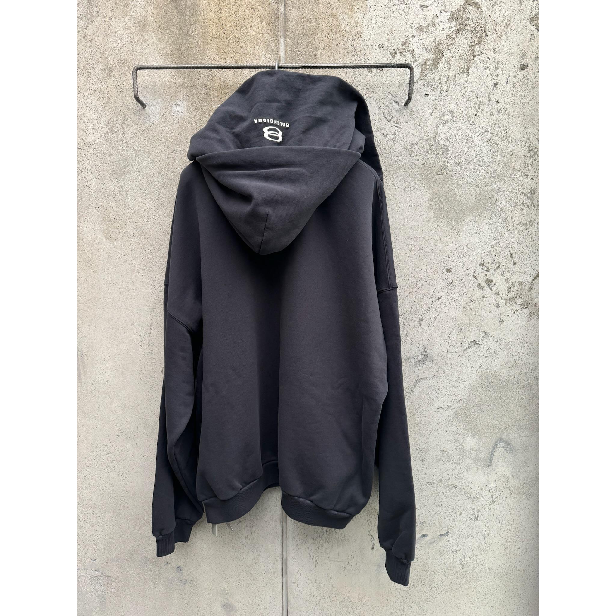 Реплики брендов сумок-balenciaga колы-колы рубашки