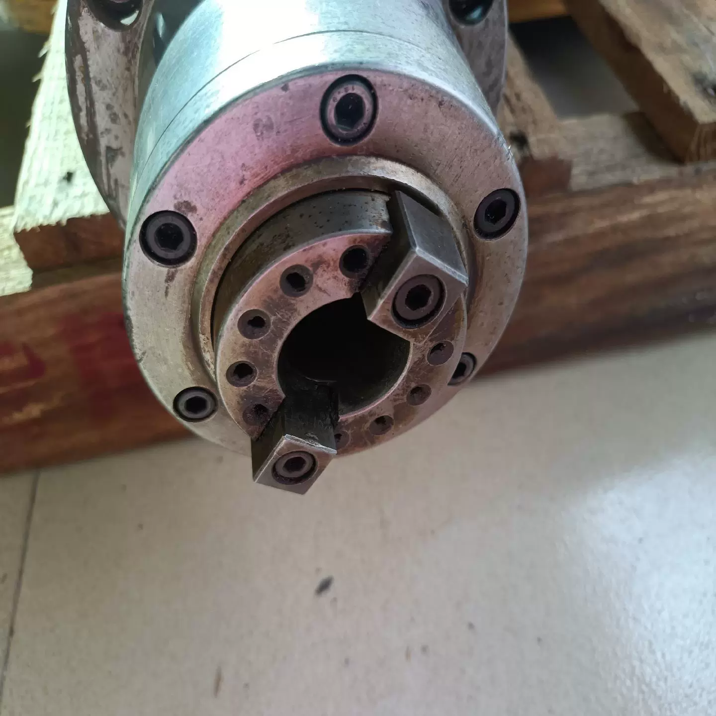Main shaft assembly AZ2203040210 installation position