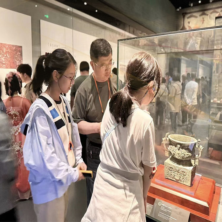 【15人小团】陕西历史博物馆半日游基础馆+珍宝馆资深人工讲解