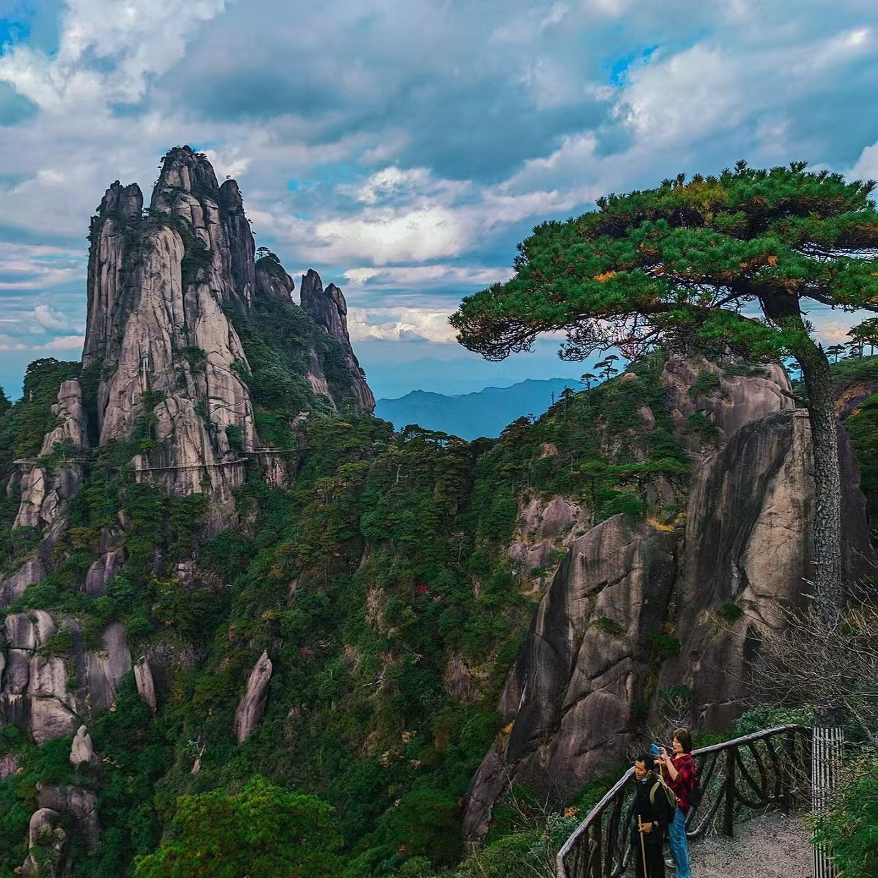 20人团南昌庐山景德镇三清山婺源篁岭春日5天4晚跟团游含南昌头住