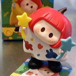 Cute Yoyo-Chan Tilted-Head Mini Figure Desktop Ornament Healing Cute Gift for Best Friend's Birthday