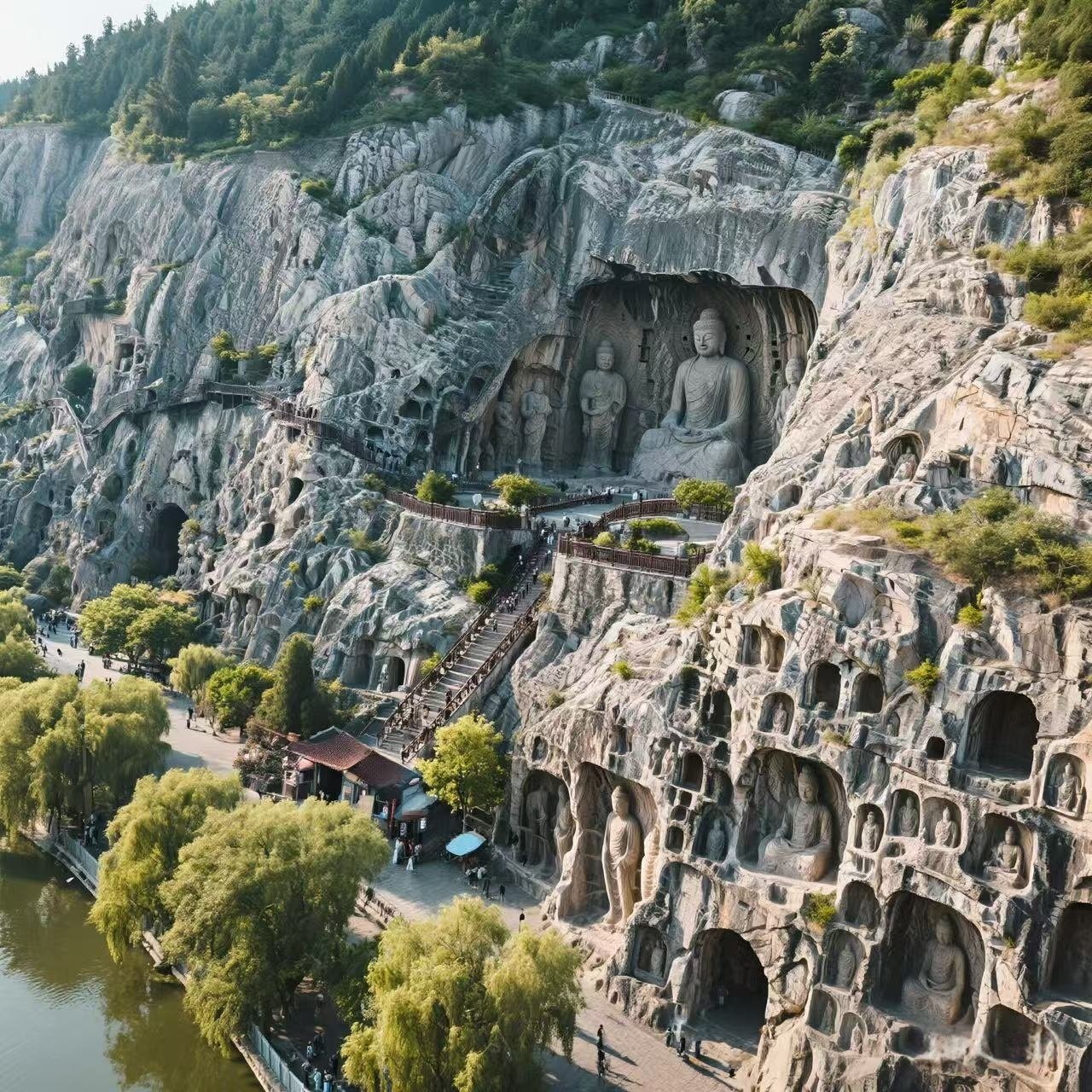 洛阳+西安7天6晚龙门石窟+兵马俑+华山(含索道)+明城墙4钻酒店